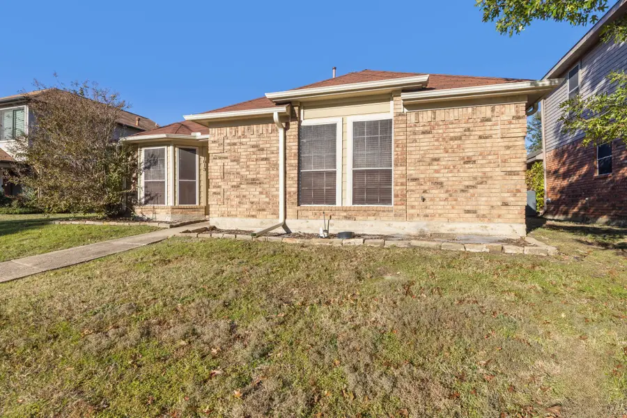 1813 Frosted Hill Drive, Carrollton, TX 75010 - Image #3