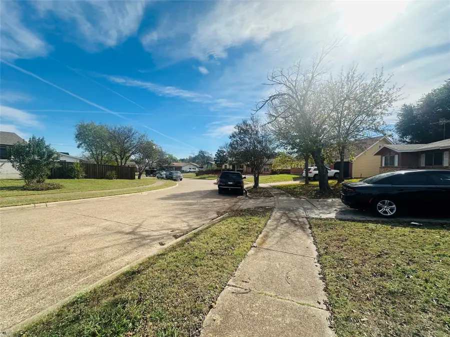 2567 Wood Valley Drive, Dallas, TX 75211 - Image #3