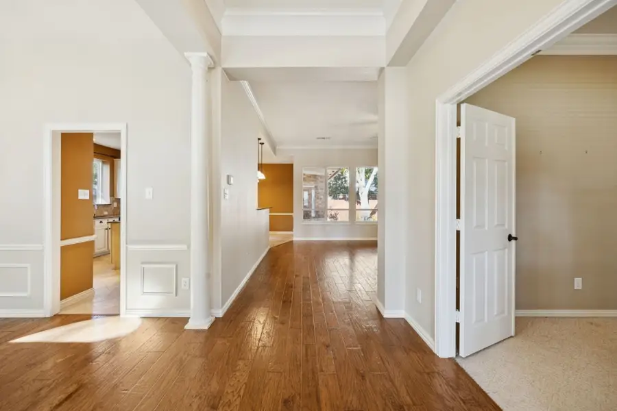 6645 Barclay Lane, Garland, TX 75044 - Image #2