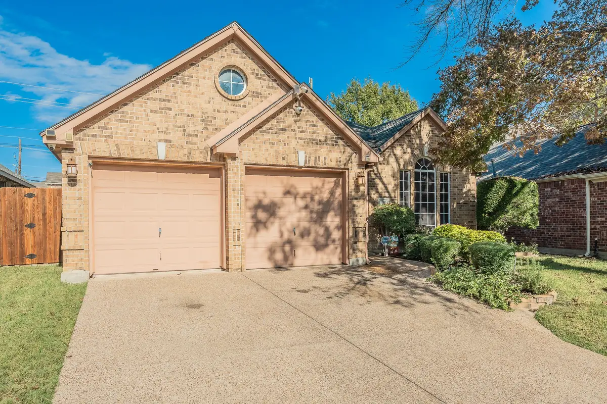 2305 Bridgeton Lane, Bedford, TX 76021 - Image #1