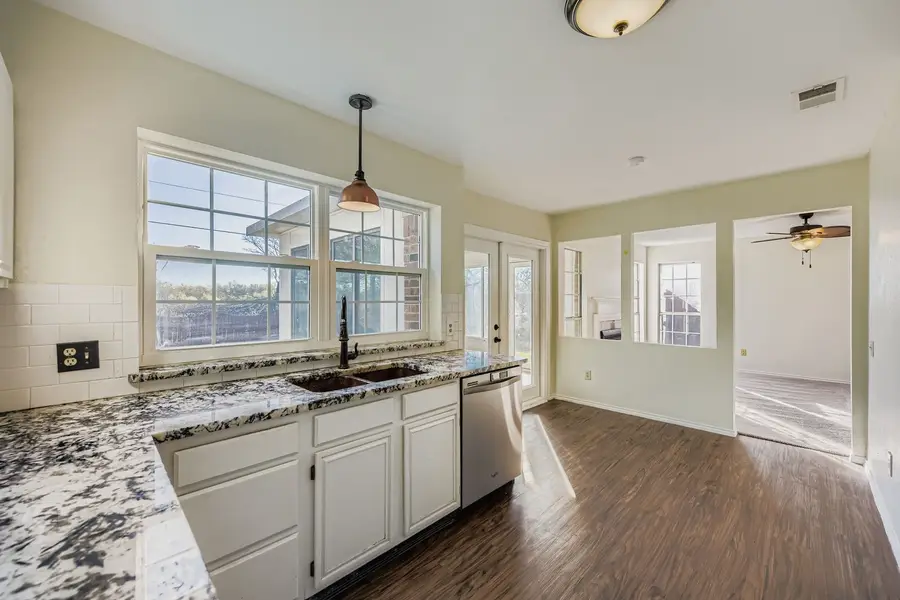 6844 Quail Meadow Drive, Watauga, TX 76148 - Image #2