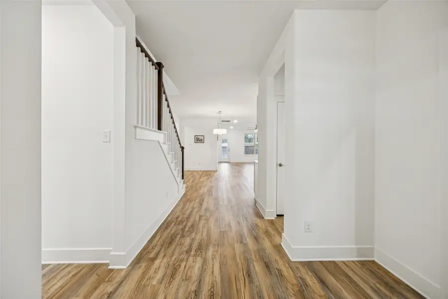 10832 Eva Mae Boulevard, Grand Prairie, TX 76065 - Image #3