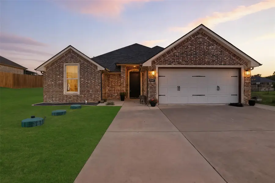 5007 Terlingua Drive, Granbury, TX 76048 - Image #2