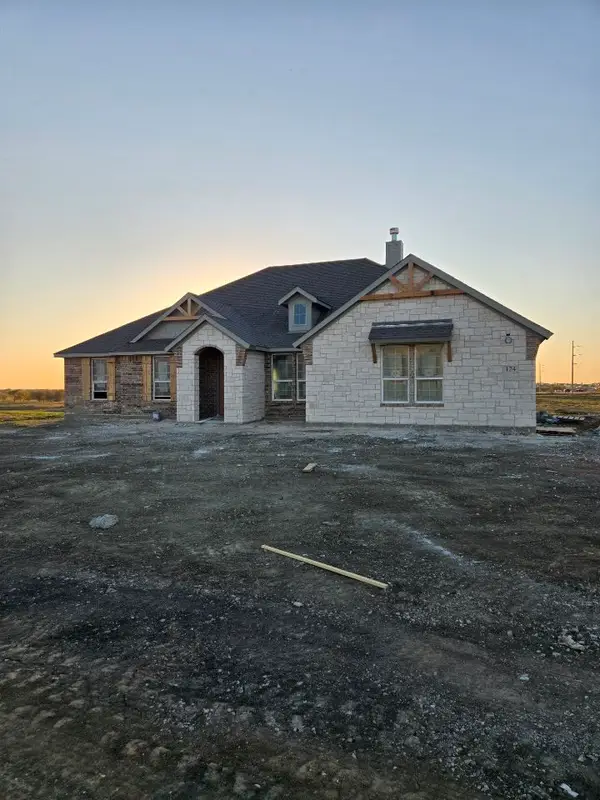 124 Hillview Trail, Decatur, TX 76234