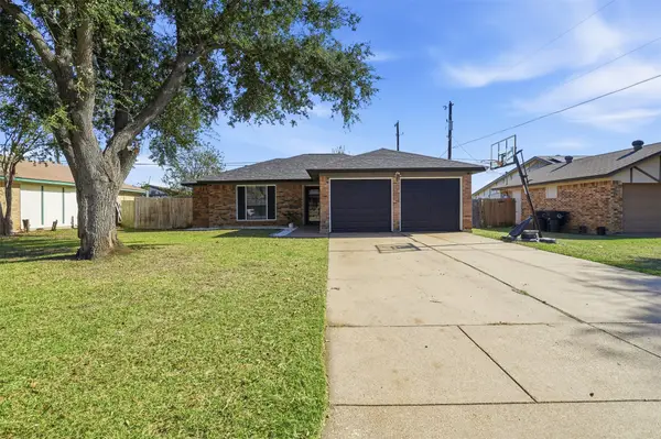 1423 Berry Drive, Cleburne, TX 76033