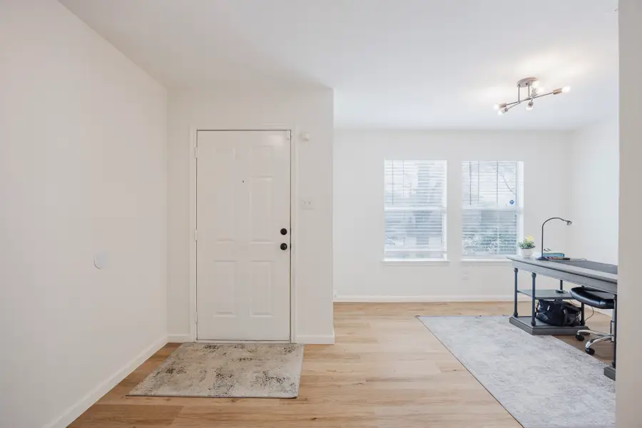 7935 Faithful Trail, Dallas, TX 75237 - Image #2