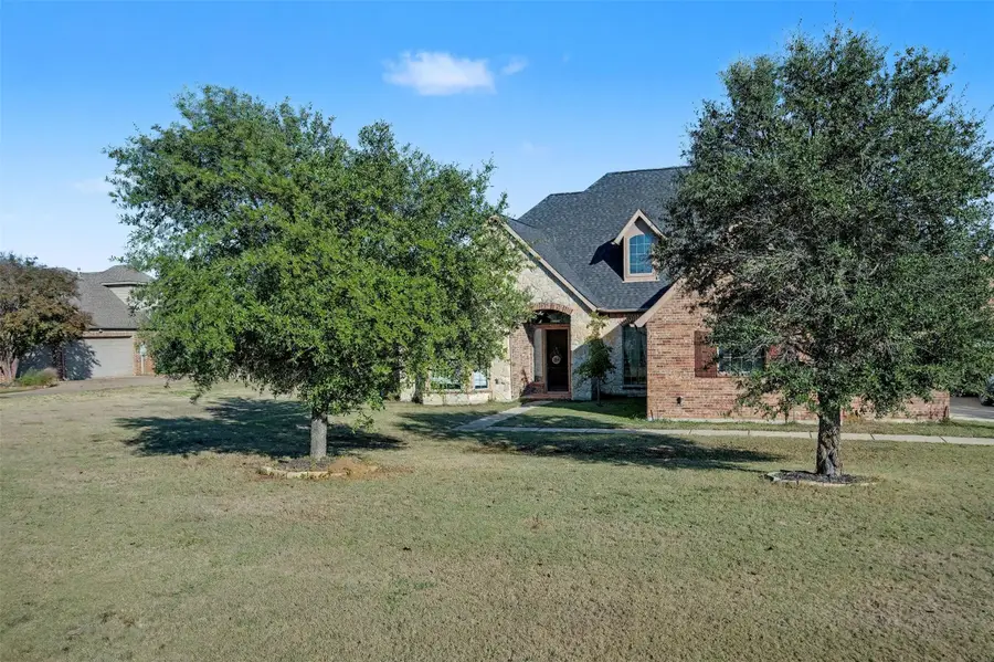 109 Silver Rose Boulevard, Burleson, TX 76028 - Image #3
