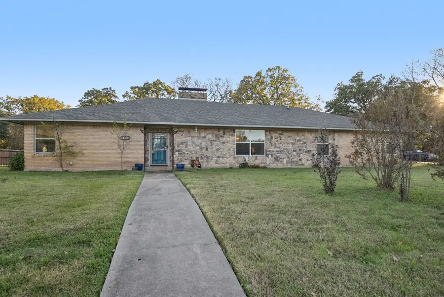 1202 Hopkins Drive, Denton, TX 76205 - Image #2