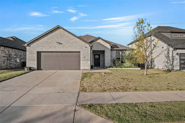 327 Coyote Creek Drive, Lavon, TX 75166