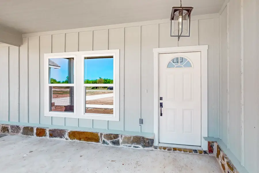 186 Smyrna Meadows Lane, Sunset, TX 76270 - Image #2