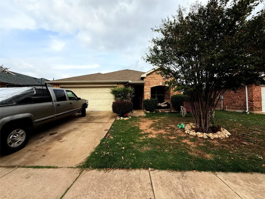 5832 World Champion Court, Saginaw, TX 76179 - Image #2