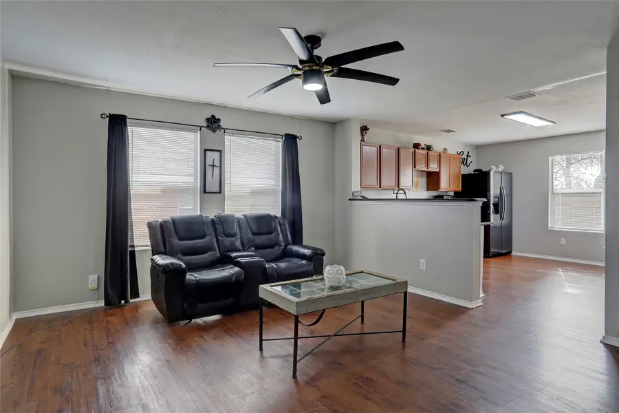 204 Deer Run Drive, Sanger, TX 76266 - Image #3