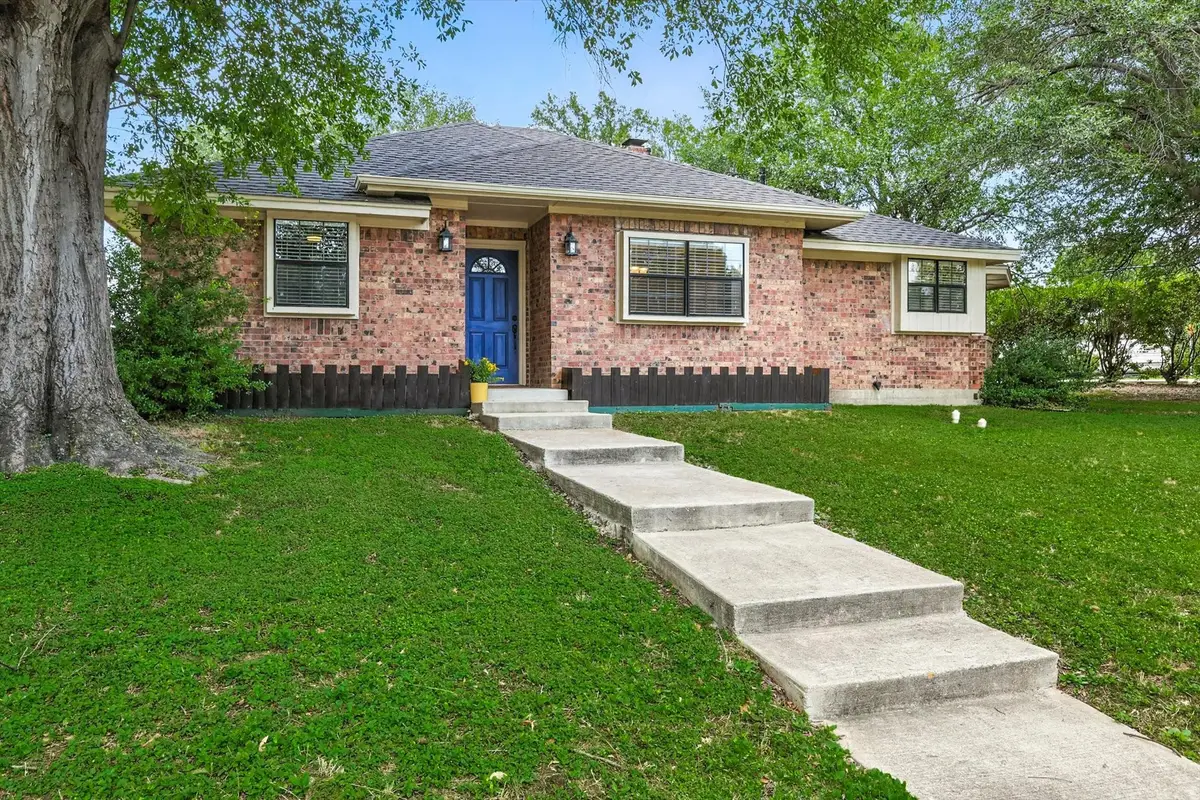 2405 Castle Street, Irving, TX 75038 - Image #1