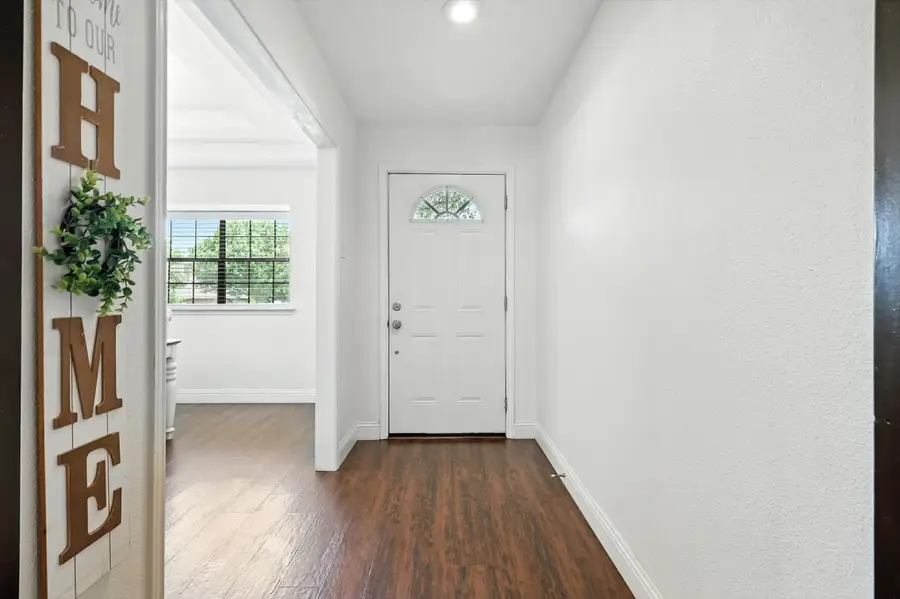 2405 Castle Street, Irving, TX 75038 - Image #2