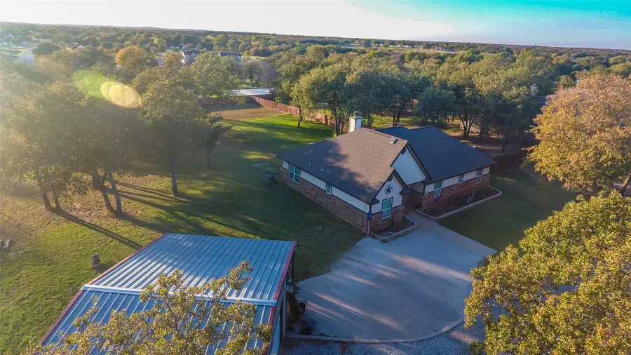 420 Sessums Road, Springtown, TX 76082 - Image #3