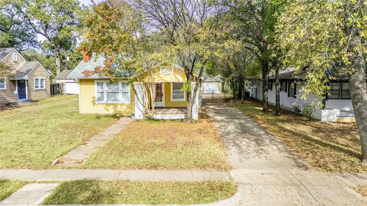 2317 Honeysuckle Avenue, Fort Worth, TX 76111 - Image #1