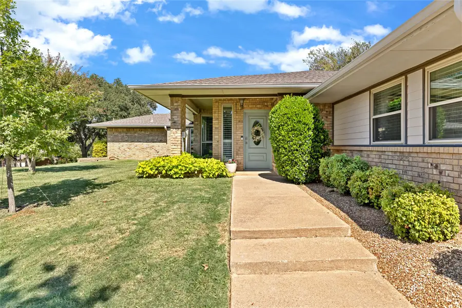 432 Moran Drive, Highland Village, TX 75077 - Image #2