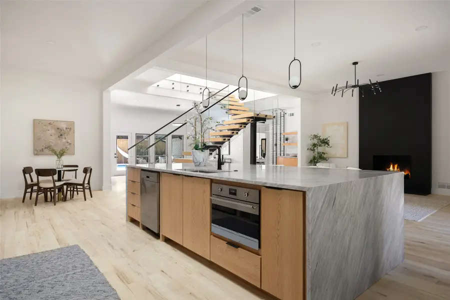 9622 Hilldale Drive, Dallas, TX 75231 - Image #3