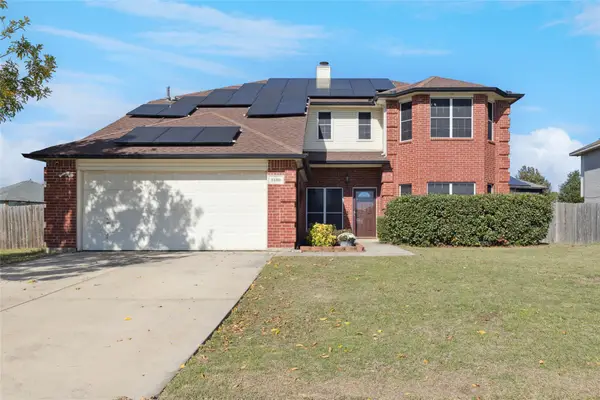 1116 Grand Central Parkway, Saginaw, TX 76131