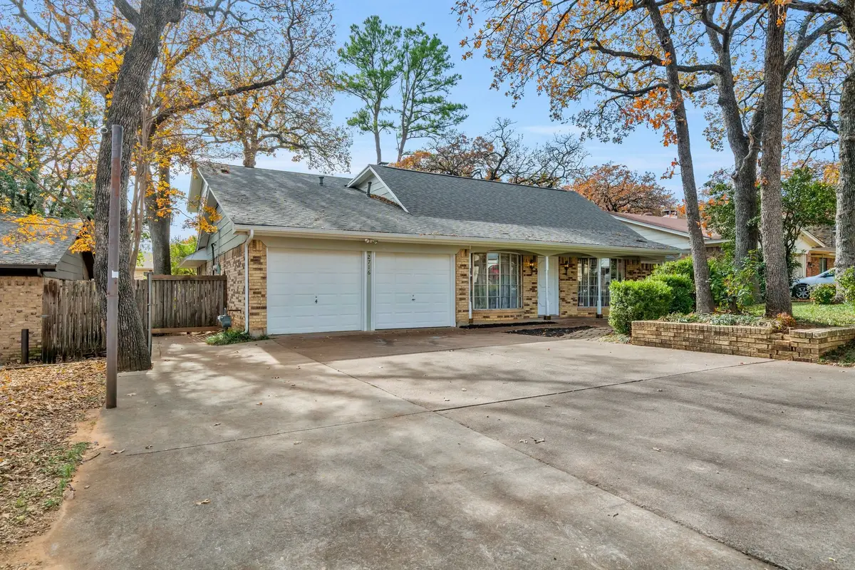 2716 Plover Lane, Irving, TX 75060 - Image #1