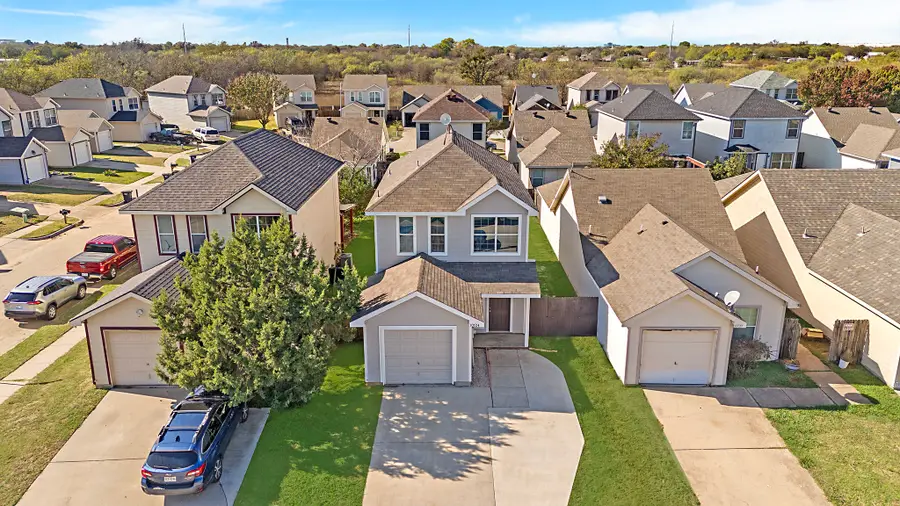 10724 Wild Oak Drive, Fort Worth, TX 76140 - Image #2