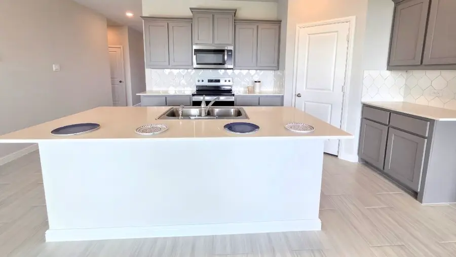 661 Harvey Street, Grandview, TX 76050 - Image #3