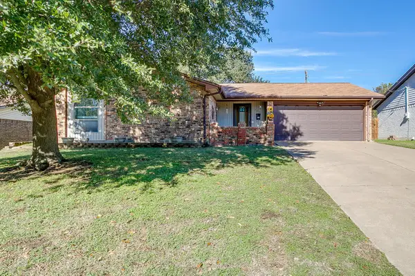 206 Laura Drive, Burleson, TX 76028