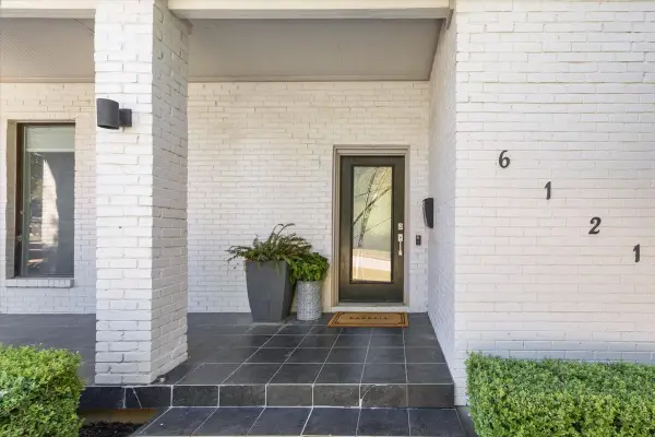 6121 Sharon Road, Fort Worth, TX 76116