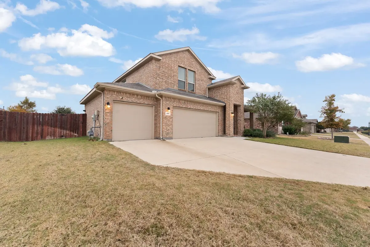 411 Skipper Lane, Azle, TX 76020 - Image #1