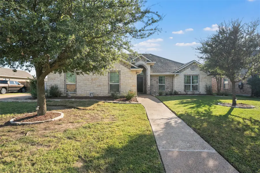 909 Princess Diana Drive, McGregor, TX 76657 - Image #2