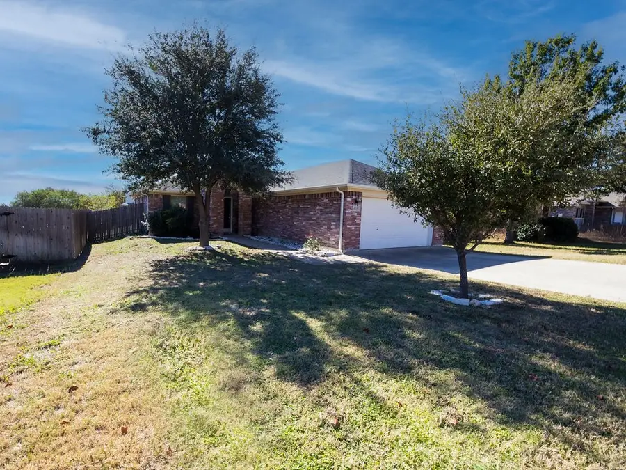 2720 Hilcroft Avenue, Denton, TX 76210 - Image #2