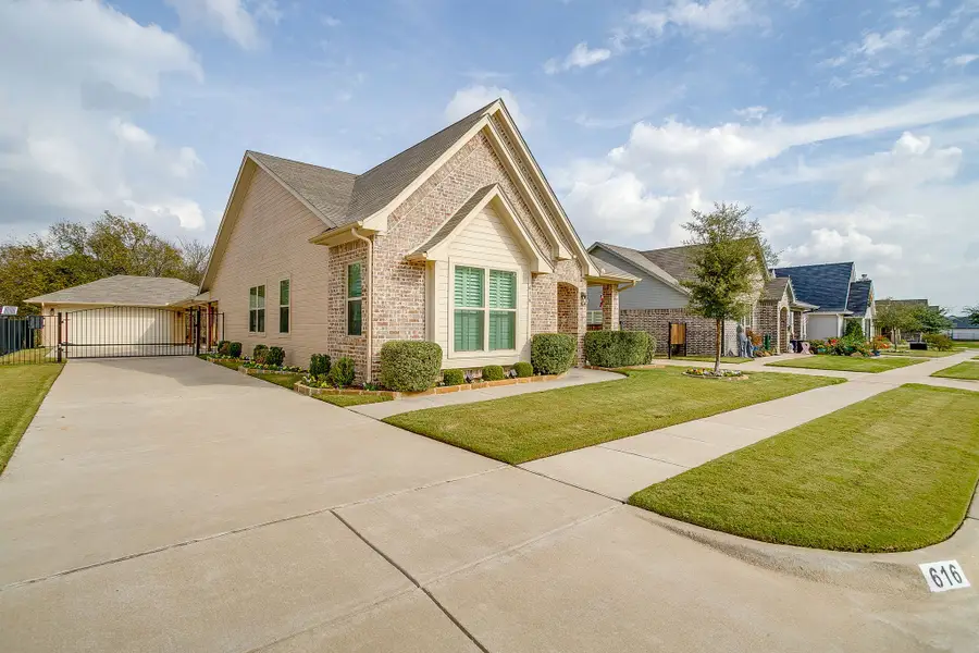 616 Joy Court, Burleson, TX 76028 - Image #2