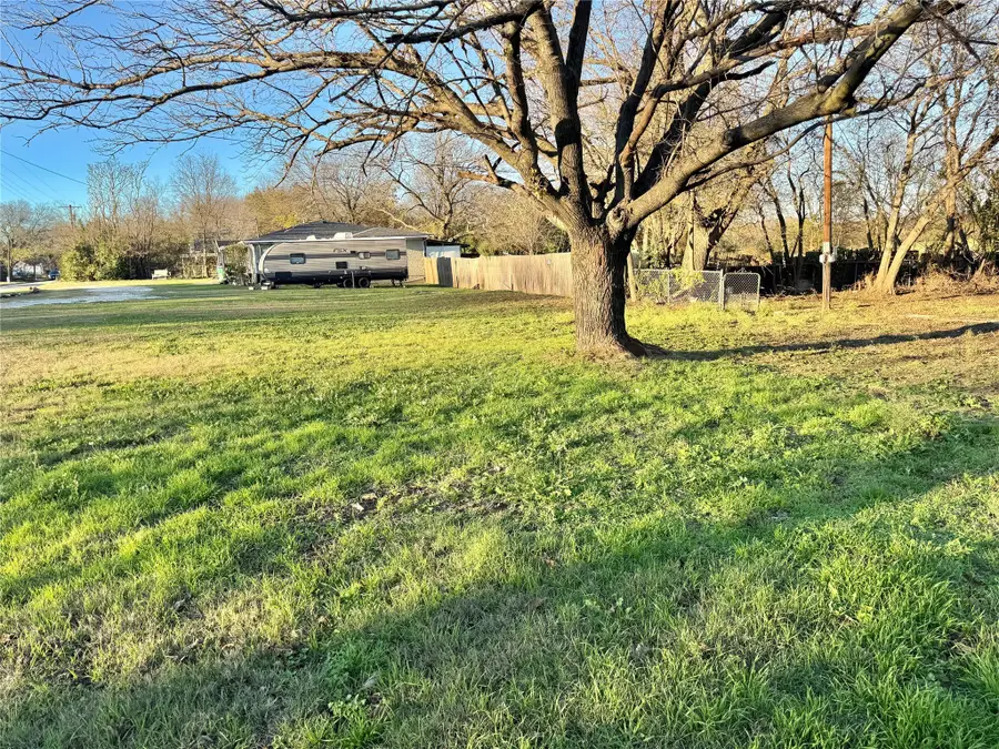 1812 Rice Avenue, Gainesville, TX 76240 - Image #2