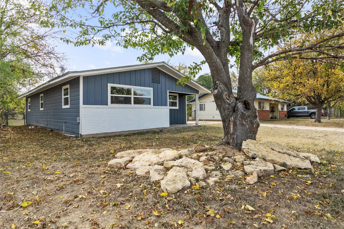 212 E 2nd Street, Coleman, TX 76834 - Image #1