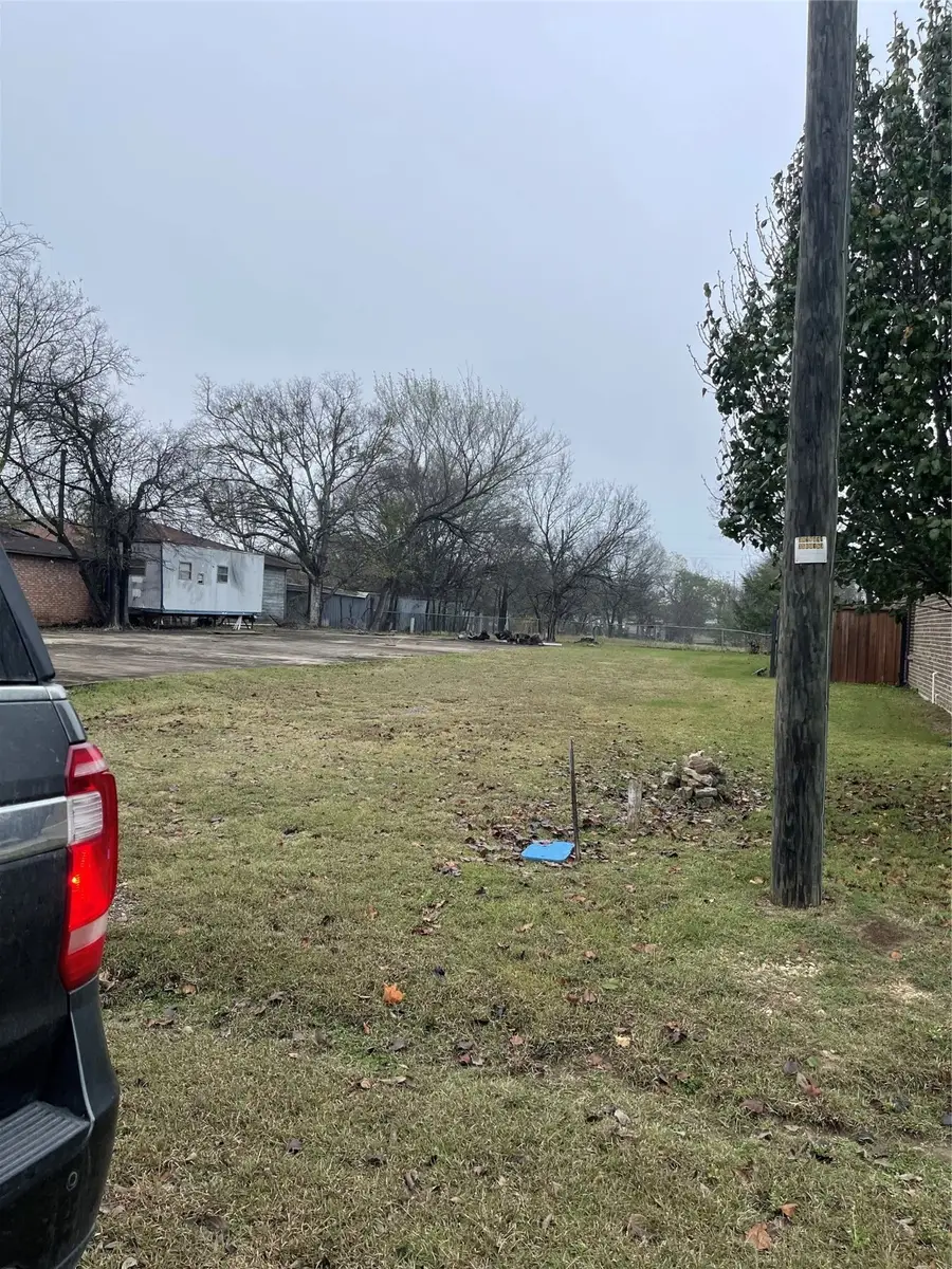 227 S Overlook Drive, Red Oak, TX 75154 - Image #2