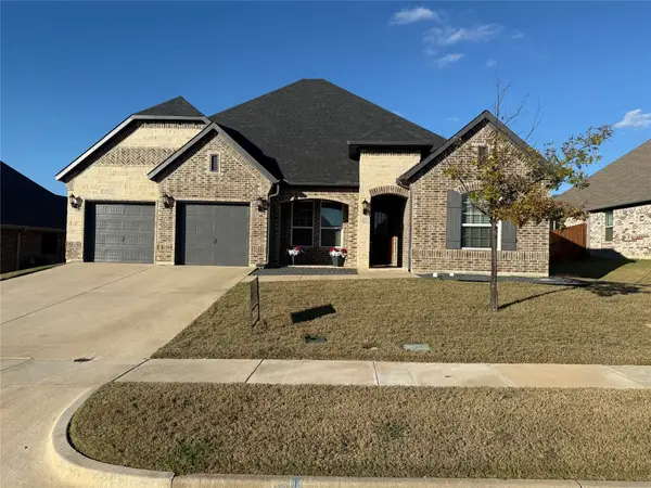 702 La Paloma Road, Sanger, TX 76266