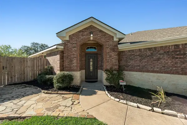 912 High Creek Drive, Euless, TX 76040