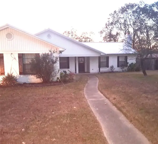 18 Kay Circle, Nash, TX 75569