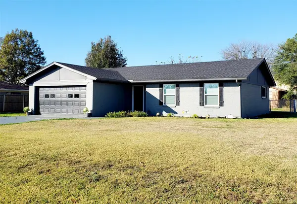 202 W Whitewright Road, Savoy, TX 75479