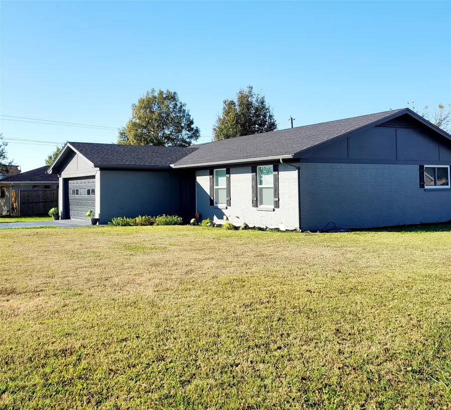 202 W Whitewright Road, Savoy, TX 75479 - Image #2
