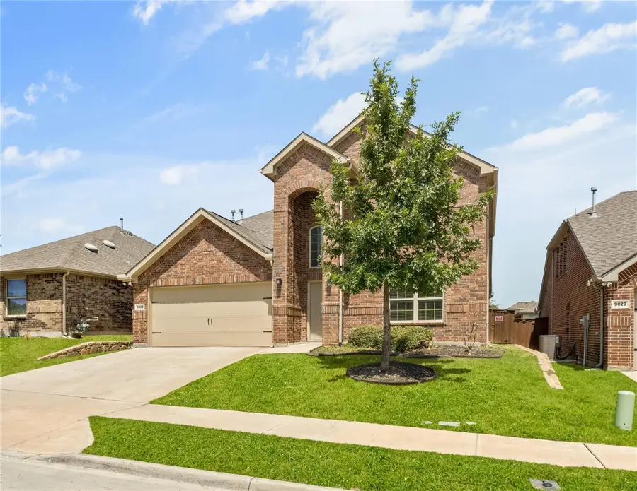9025 Bronze Meadow Drive, Fort Worth, TX 76131 - Image #2