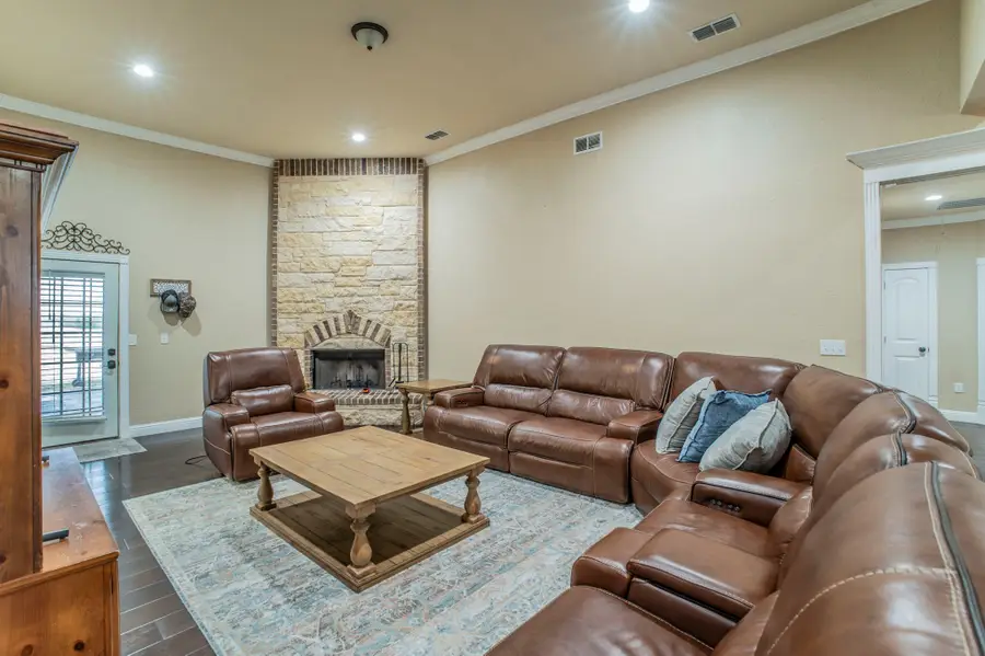 1019 Gin Road, Ennis, TX 75119 - Image #2