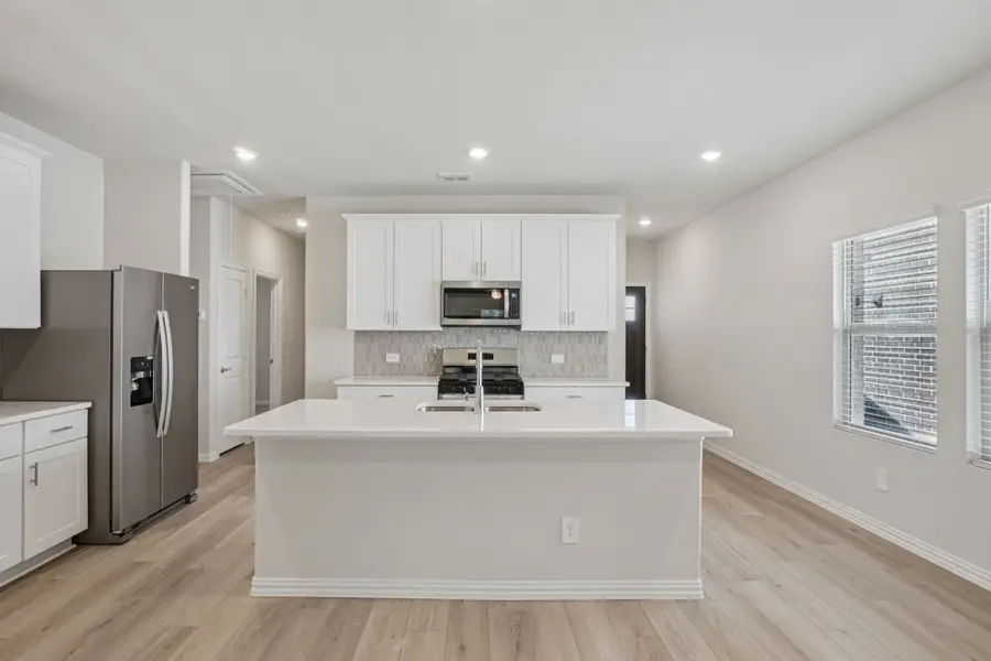 805 Leavenworth Drive, Princeton, TX 75071 - Image #3