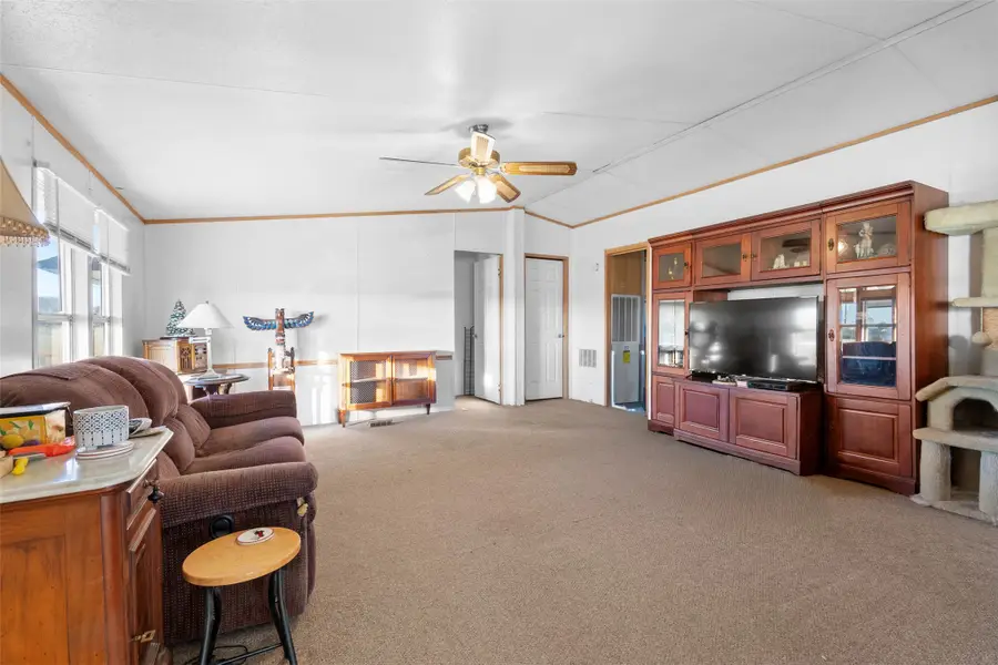 8539 Longhorn Drive, Justin, TX 76247 - Image #3