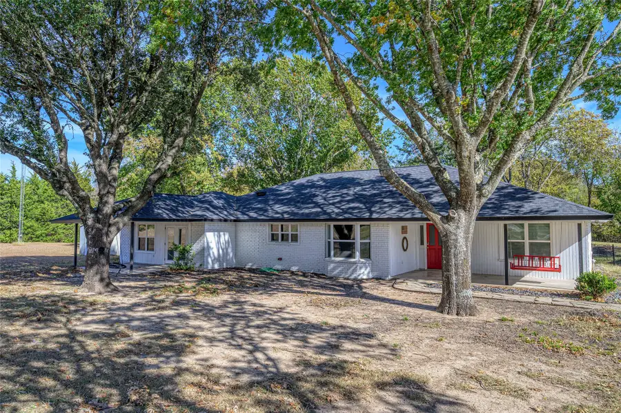 750 Possom Trot Hollow Road, Whitewright, TX 75491 - Image #3