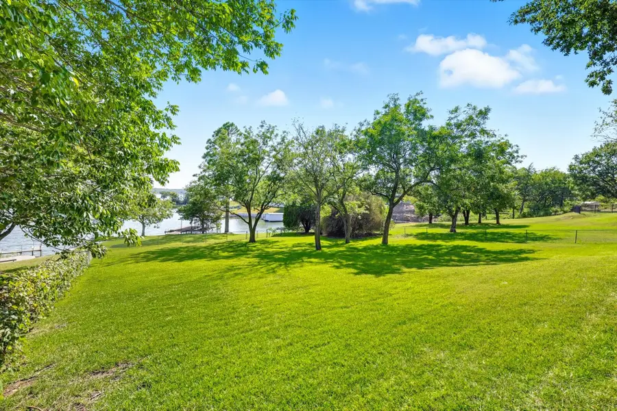 80 Bayside Circle, Gainesville, TX 76240 - #2