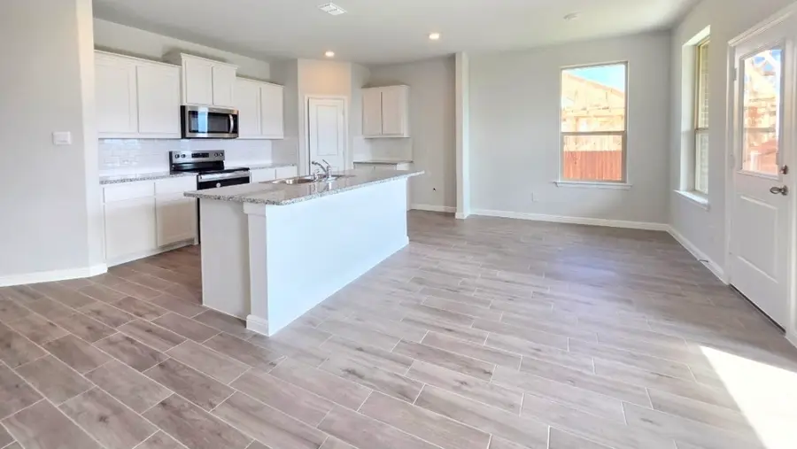 649 Harvey Street, Grandview, TX 76050 - Image #3