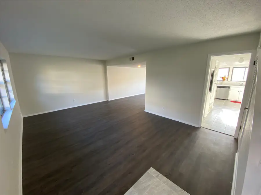 410 Westview Terrace, Arlington, TX 76013 - Image #2