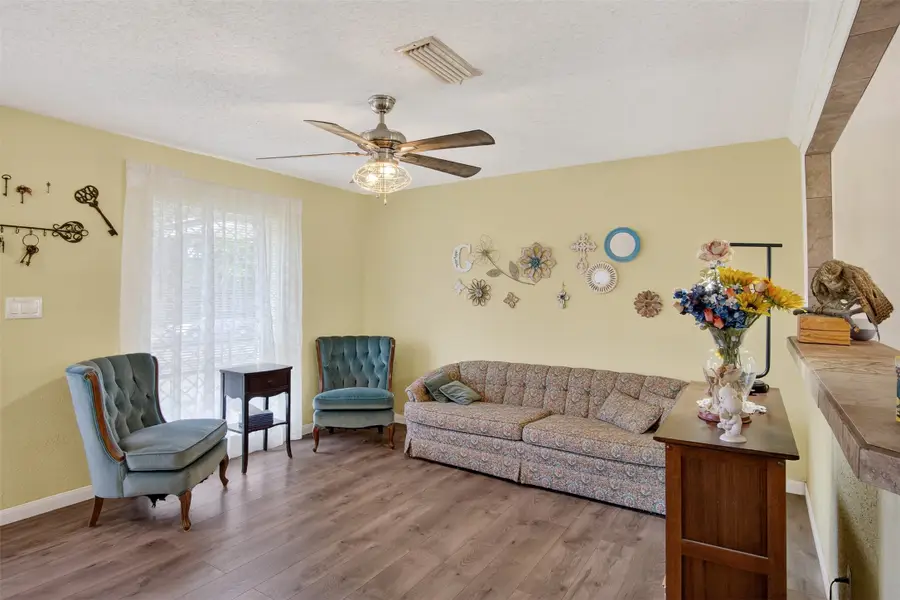 14843 Green Valley Drive, Balch Springs, TX 75180 - Image #3