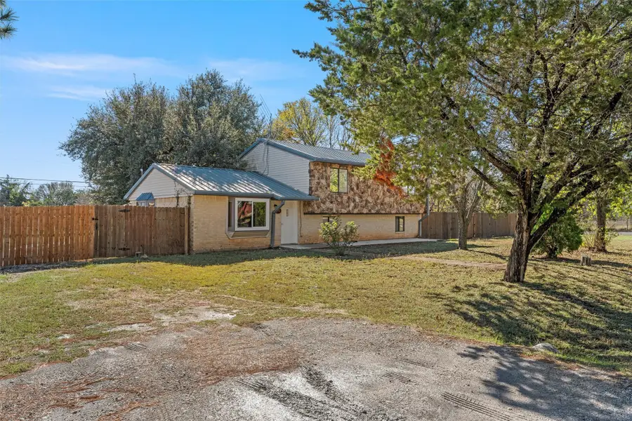 395 Hazelwood Avenue, Waco, TX 76705 - Image #2